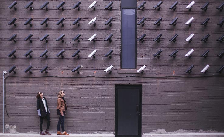 Reconnaissance CCTV cameras focusing on people for recon